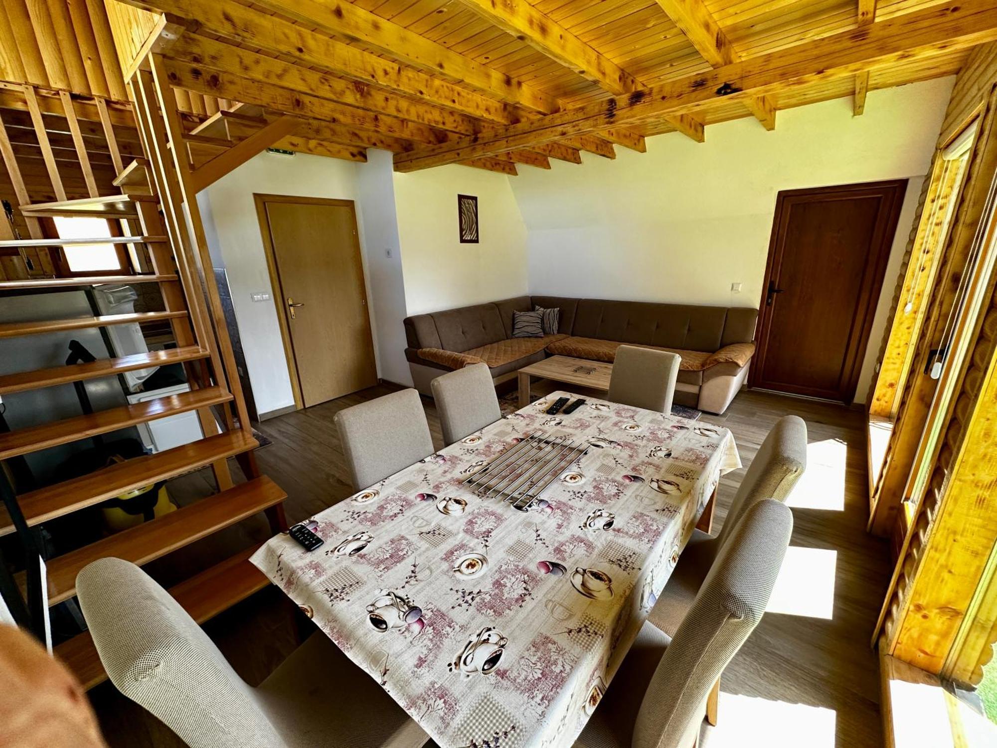 Krajina Iv & Jacuzzi Holiday home *