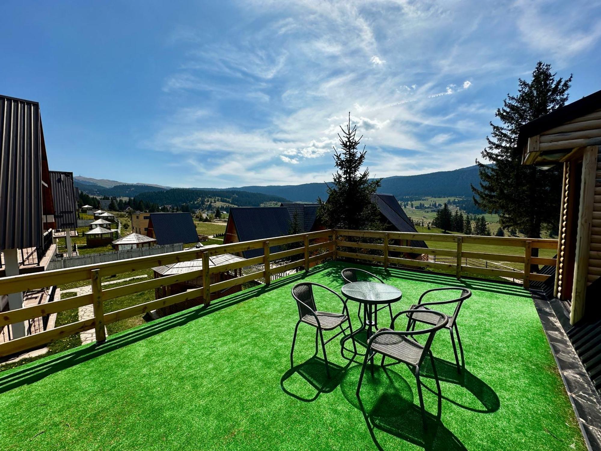 Krajina Iv & Jacuzzi Holiday home