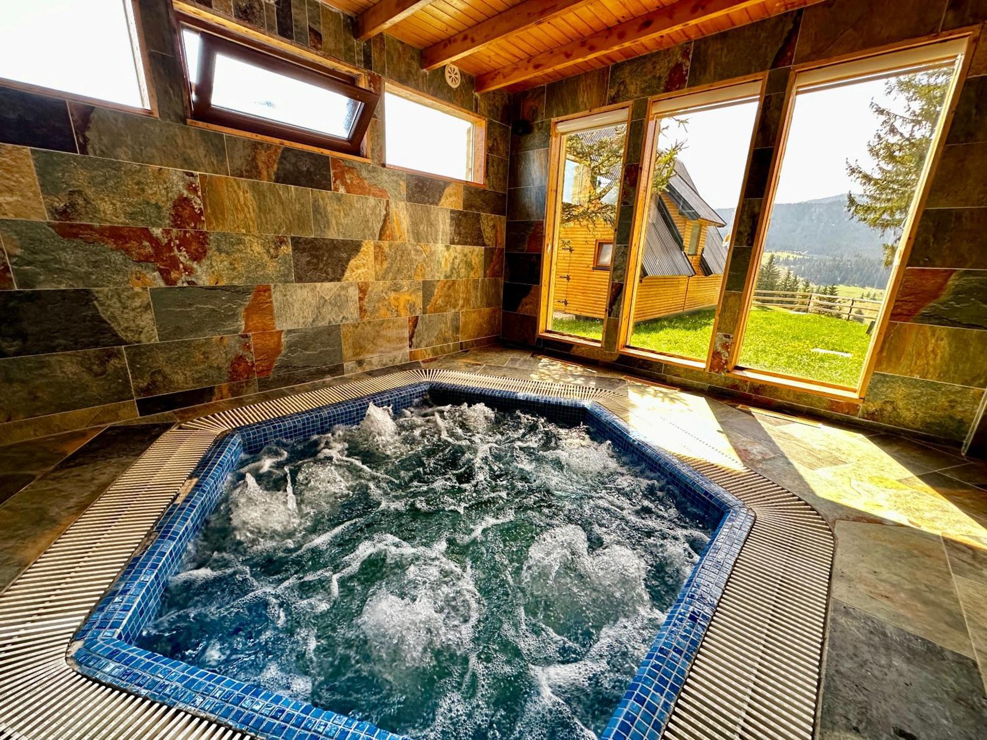 Holiday home Krajina Iv & Jacuzzi